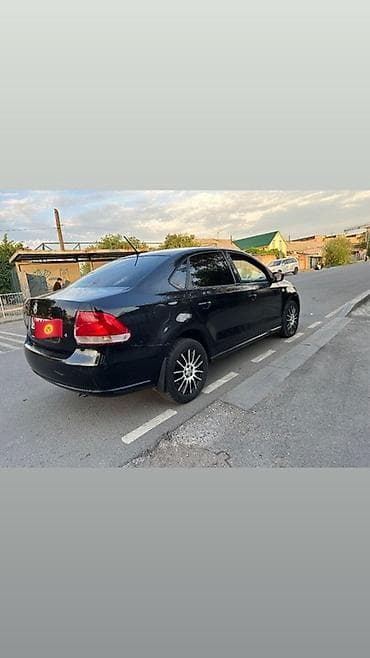 фонарь 124: Volkswagen Polo: 2013 г., 1.6 л, Механика, Бензин, Седан — 4