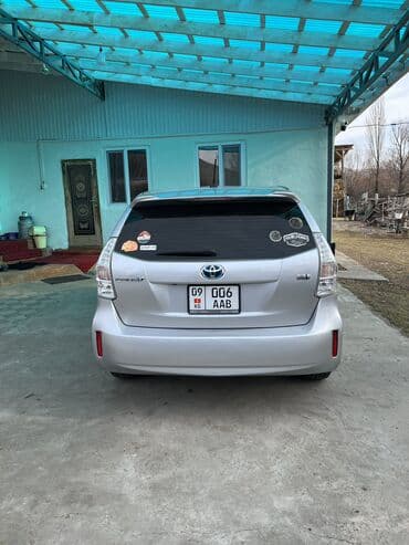 мотоцикл планета 5: Toyota Prius: 2013 г., Гибрид, Универсал — 4