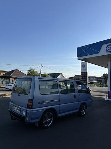 daf 75: Mitsubishi Delica: 1993 г., Минивэн — 5