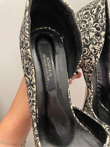 Оксфорды: Продаю туфли. 38-39 размер. Видели свет всего один раз. Очень удобная — 5