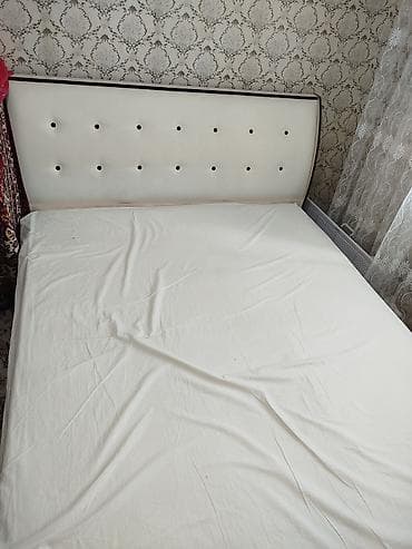 стол с тумбочкой: Спальный гарнитур, Двуспальная кровать, Самовывоз, цвет - Белый — 1