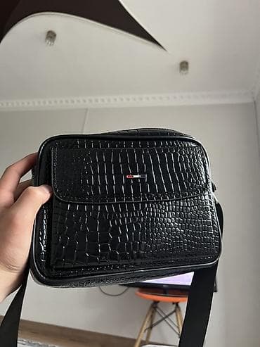 Классическая сумка, Tommy Hilfiger, Китай, Материал: Искусственная кожа, Жёсткая конструкция, Унисекс, Новый