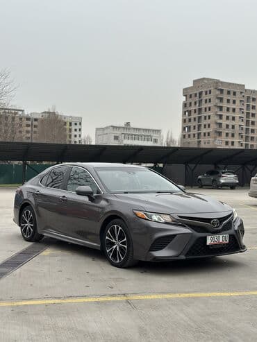 Toyota Camry: 2019 г., 2.5 л, Автомат, Бензин, Седан
