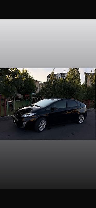 mini coper: Toyota Prius: 2013 г., Гибрид, Хэтчбэк — 1