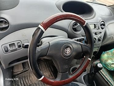 m5 e60: Toyota Yaris: 2000 г., 1.3 л, Механика, Бензин, Хэтчбэк — 3