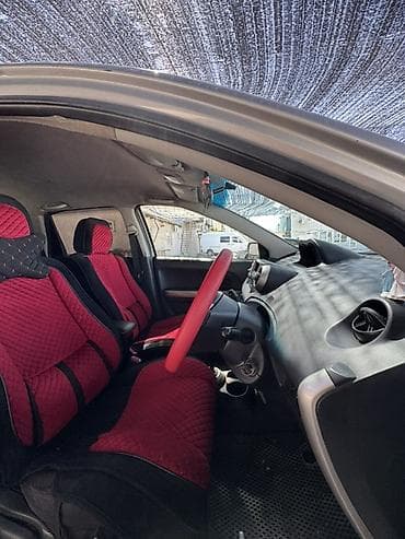 Toyota Ist: 2003 г., 1.5 л, Автомат, Бензин — 1