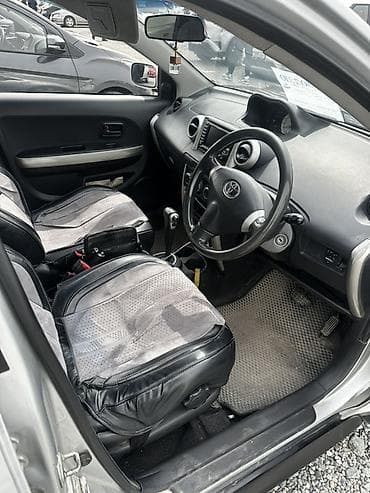 Toyota Ist: 2002 г., 1.3 л, Автомат, Бензин, Хетчбек — 8