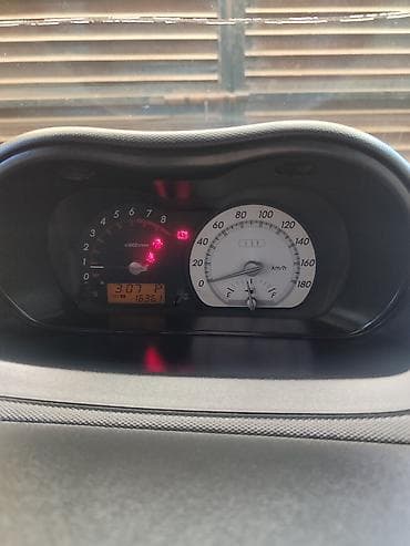 Унаа сатуу: Toyota Ist: 2003 г., 1.5 л, Автомат, Бензин — 8