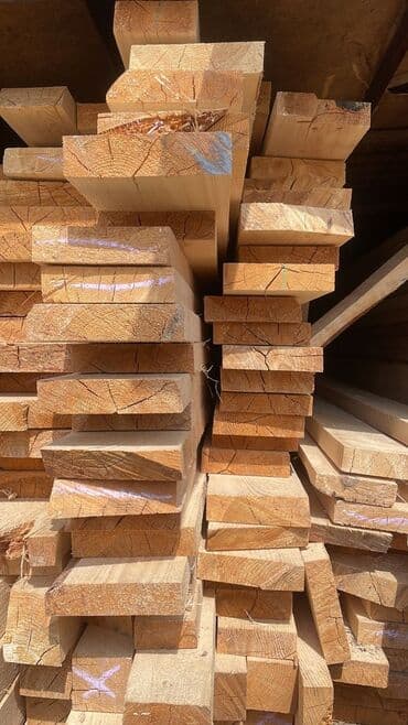 Лес леса рейка брус стропила