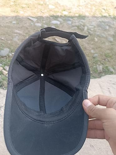 Шорталар: Кепка, Бейсболка, Калканчы: Ийилген, Жабыштырмасы бар — 1