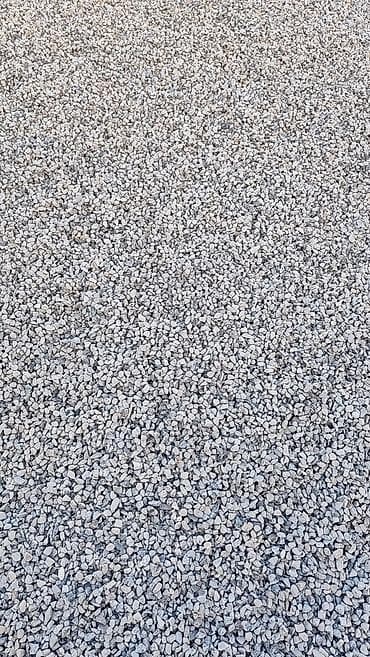 арболит блок: Щебень фракции мелкой (примерно 5–10 мм), серого цвета, гранитного — 2