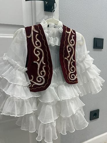 Жеке буюмдар: Улуттук кийим, Аял — 4