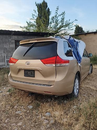 киа на продажу: Toyota Sienna: 2012 г., 3.5 л, Автомат, Бензин, Минивэн — 3