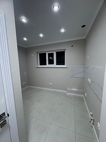 5 микрорайон: 1 комната, 13 м², 106 серия улучшенная, Цокольный этаж этаж, Дизайнерский ремонт — 6