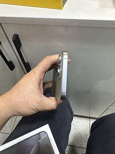 note 9 s: IPhone 16 Pro Max, Б/у, 1 ТБ, Серебристый, Зарядное устройство, Коробка — 3