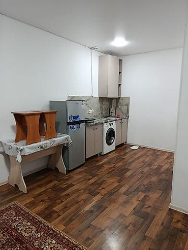 элитный дом: Сдаётся компактная студия с кухонной зоной и отдельным входом. Район — 4