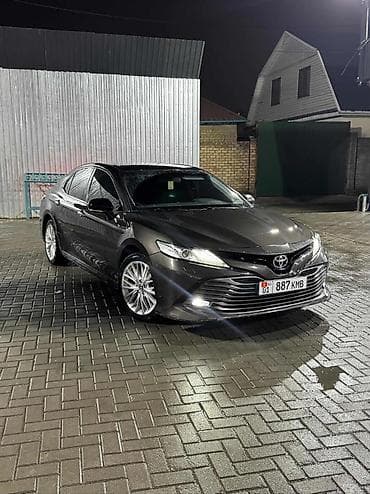 Toyota Camry: 2017 г., Бензин, Седан