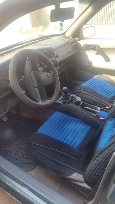 Продажа авто: Volkswagen Passat: 1989 г., 1.8 л, Механика, Бензин, Седан — 5