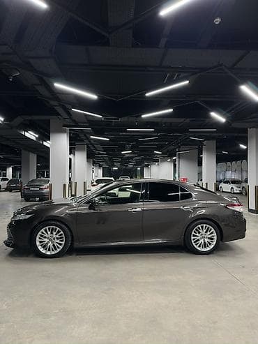 crv 2: Toyota Camry: 2018 г., 2.5 л, Автомат, Гибрид, Седан — 10