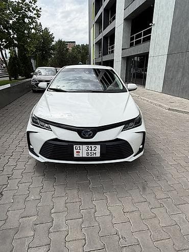 карол: Toyota Corolla: 2019 г., 1.8 л, Вариатор, Гибрид, Седан — 4