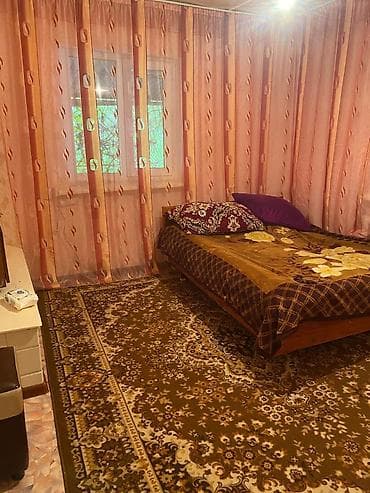 коттедж южный берег: Уютная комната/дачный домик с мебелью и базовым оснащением. - Спальня — 2