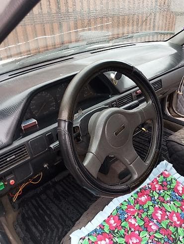 малибо: Mazda 626: 1997 г., Седан — 3