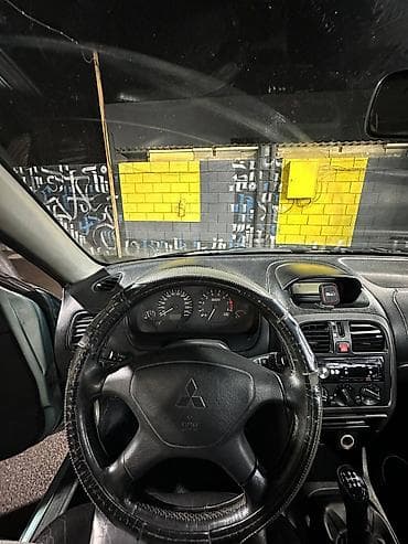 Mitsubishi Carisma: 2003 г., 1.8 л, Механика, Бензин, Седан