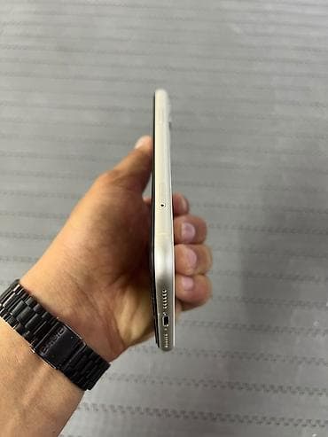 сколько стоит iphone 9: IPhone 11, 128 ГБ, Белый — 3