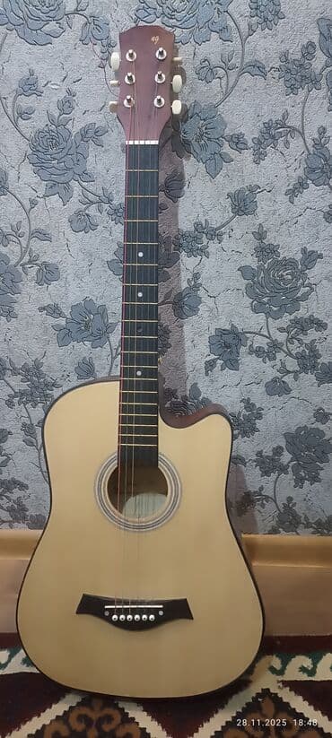 Акустическая гитара 6‑струнная с вырезом (cutaway). -в комплекте чехол — 3