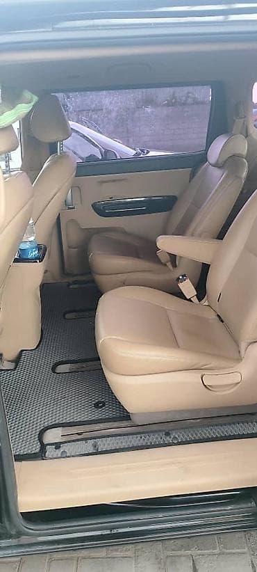 Kia Carnival: 2017 г., 2.2 л, Автомат, Дизель, Минивэн — 6