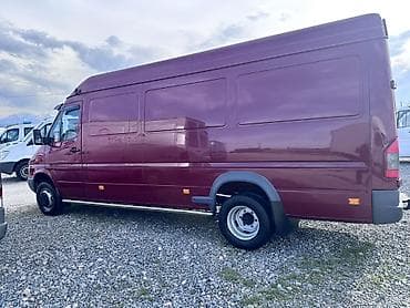 авто мерседес 124: Легкий грузовик, Mercedes-Benz — 1