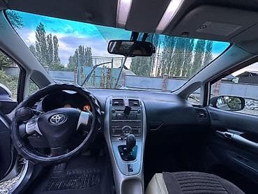 jak авто: Toyota Auris: 2008 г., Робот, Хэтчбэк — 4