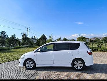 Toyota Ipsum: 2004 г.