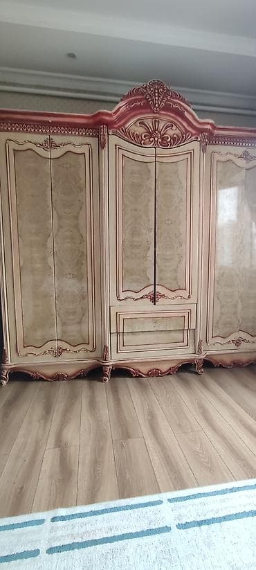 старинный шкаф для одежды: Шифоньер, шкаф для одежды, Прямой, МДФ — 2