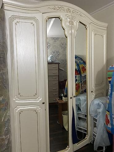 итальянский костюм: Спальный гарнитур в классическом стиле, цвет айвори с золотистой — 1