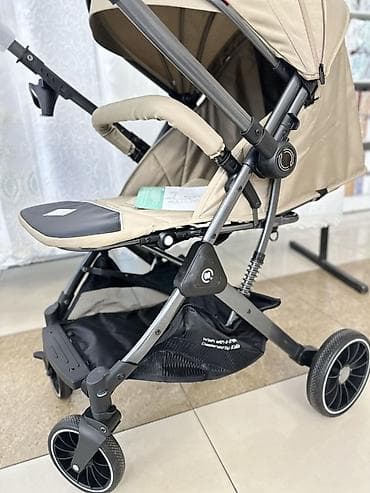 Прогулочная коляска Kidilo, бежевый цвет. Основные особенности: - — 5