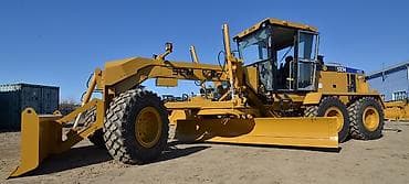 Услуги автогрейдера. Перемещение цыпучих материалов. Планировка под