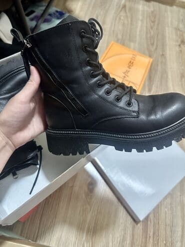 женские зимние сапоги из натуральной кожи и меха: Кожанные, В хорошем состоянии, очень мало носила — 3