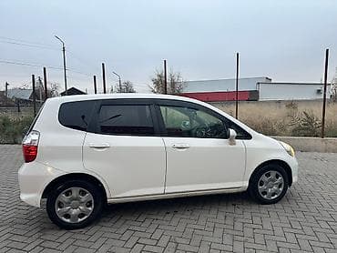 camry 2018: Honda Fit: 2002 г., 1.3 л, Вариатор, Бензин — 6