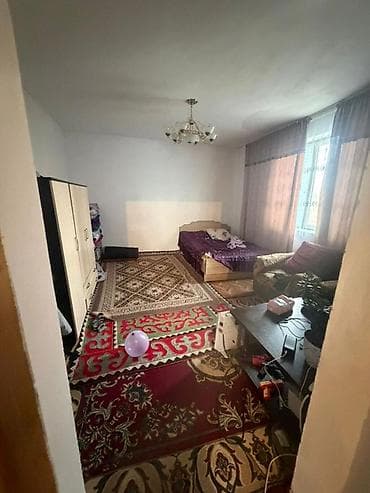 дом в деревне: 📍 В Сокулуке в районе Церкви продаётся дом на участке 5 соток. 🏡Дом — 6