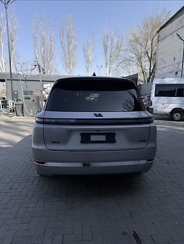 lix: Lixiang L9: 2023 г., 1.5 л, Гибрид, Кроссовер — 3