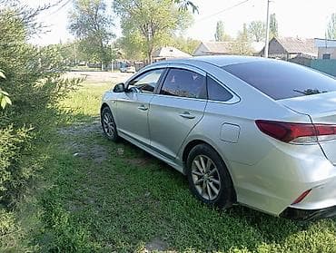 ex5 weltmeister: Седан бизнес-класса серебристого цвета. Кузов и экстерьер: - Длина и — 4