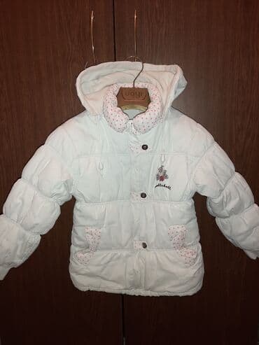 куртка рубашка: Продаю. Куртки детские. Белая куртка 300сом. От 3 до 5 лет. Красная — 1