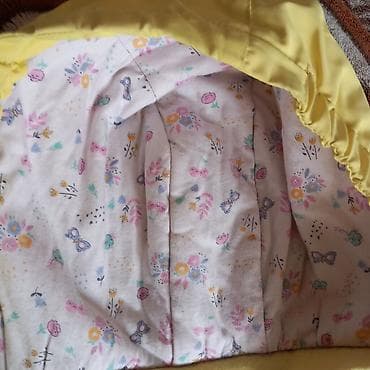 Балдардын башка кийимдери: Детская весенняя куртка с капюшоном, цвет лаймово‑жёлтый. Состояние — 3