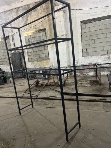 оборудования для магазина: Продаю полки полимерная покраска ширина 40см высота 2метра 
3 отсека — 1