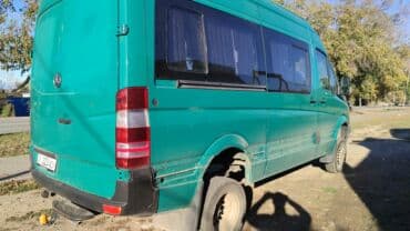 фаркоп на венту: Автобус, Mercedes-Benz, 2006 г., 2.2 л, до 15 мест — 4