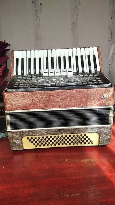 продаю комуз: Аккордеон/баян клавишный - Клавиатура: фортепианного типа, 41 клавиша — 1