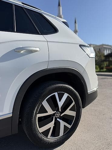 Транспорт: Volkswagen Tayron: 2023 г., 1.5 л, Автомат, Бензин, Кроссовер — 7