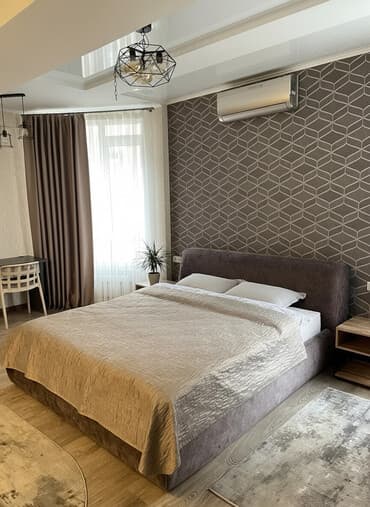 сниму квартиру в центре: 1 комната, Душевая кабина, Постельное белье, Кондиционер — 1