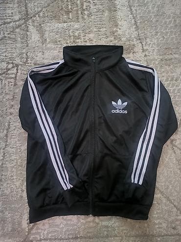 адидас худи: Чёрная олимпийка Adidas Originals в отличном состоянии. Фирменные три — 1